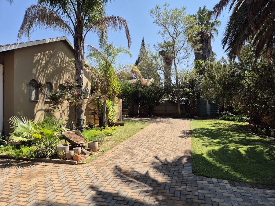 4 Bedroom Property for Sale in Wilkoppies North West
